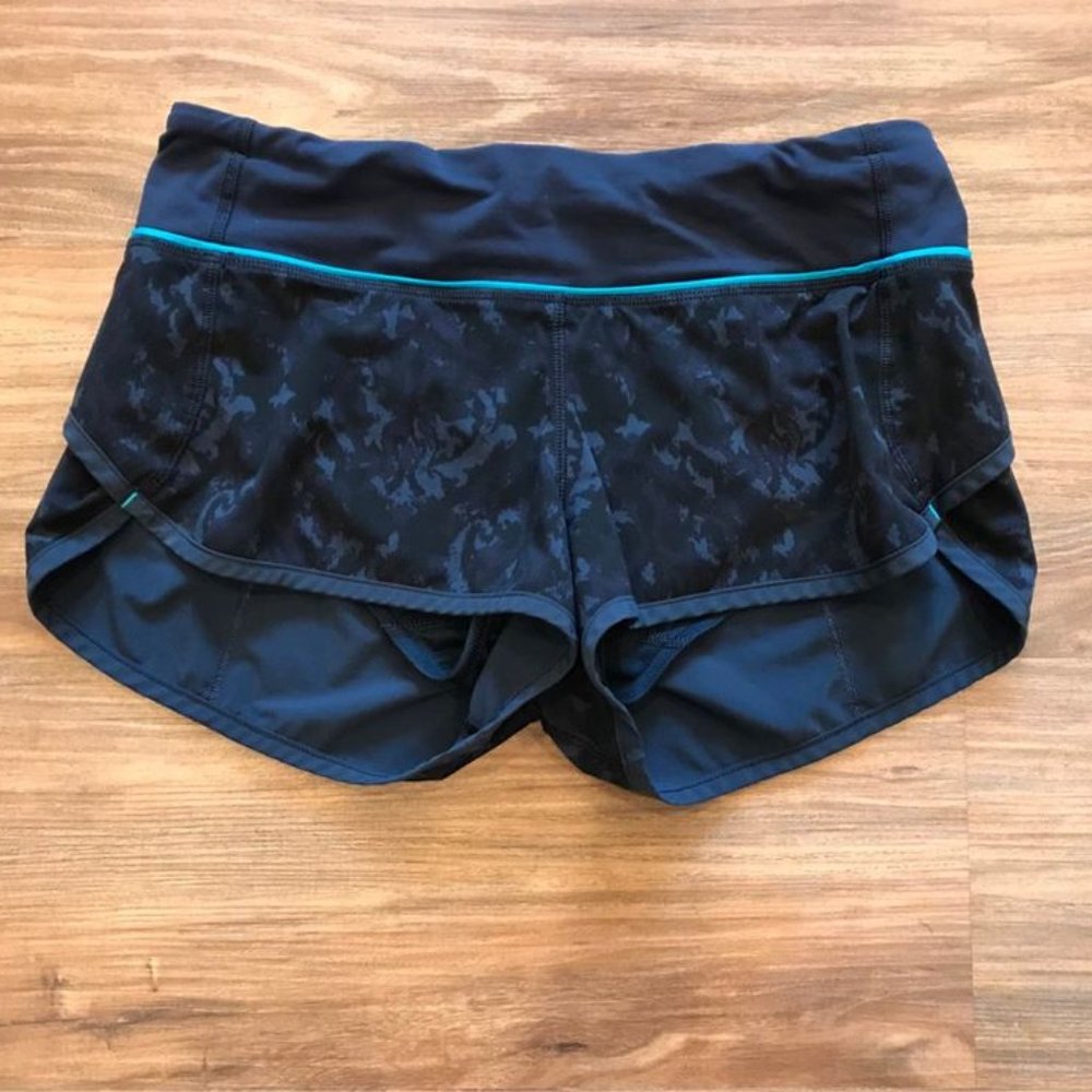 Lululemon Speed Up Shorts Size 4 Blue and Navy